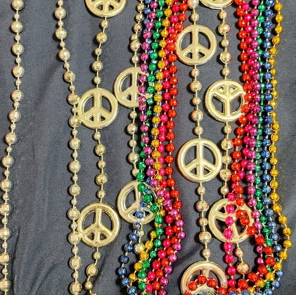 10 NECKLACES-PEACE SIGNS (2)&DISCO BALLS - Picture 2 of 7